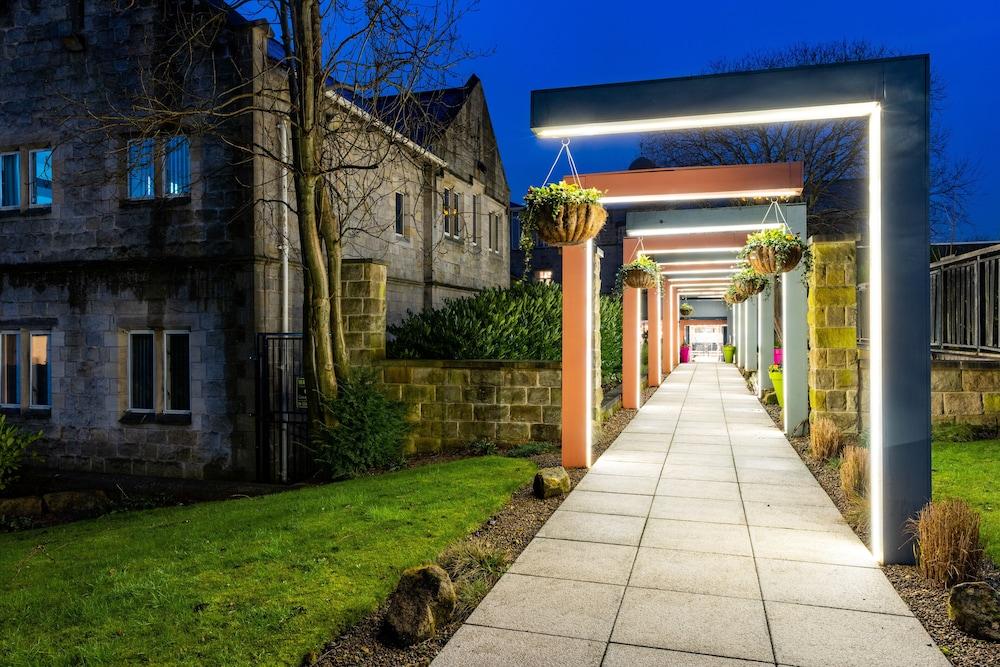 Weetwood Hall Estate Leeds  Exterior photo